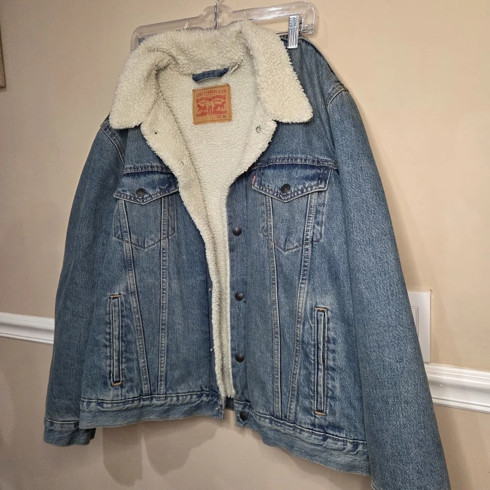 Levi's Classic Blue Denim Jacket with Sherpa Lining XL - Picture 8 of 16